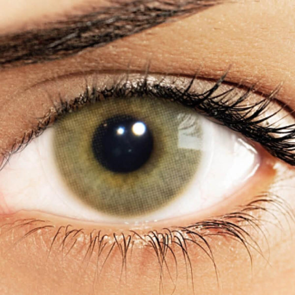 High-opacity hazel-brown lenses designed for full coverage on dark eyes