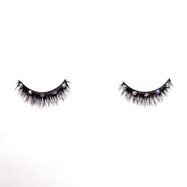 ightweight wispy mink strip lashes, perfect for effortless, everyday wear